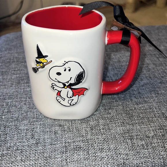 Rae dunn, peanuts Halloween vampire mug - Picture 2 of 3